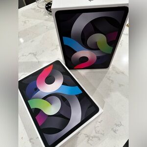 EUC IPad Air 4th generation 64Gb with full cover